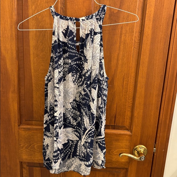 Halter top - Picture 2 of 3